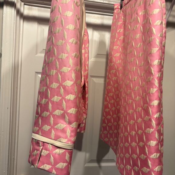 Lily & Taylor Suit - Picture 6 of 13